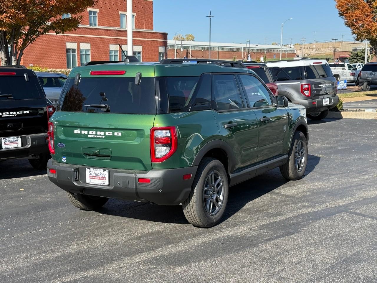 Ford Bronco Sport Vehicle Full-screen Gallery Image 03