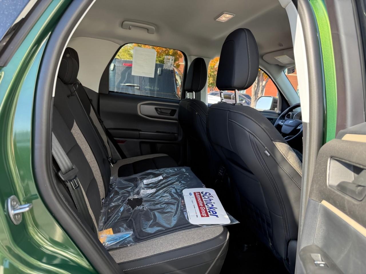 Ford Bronco Sport Vehicle Full-screen Gallery Image 05