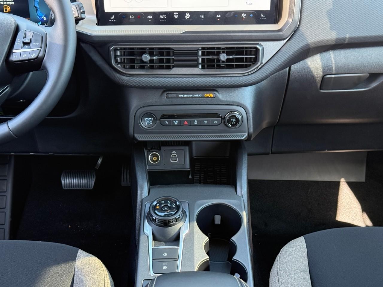 Ford Bronco Sport Vehicle Full-screen Gallery Image 09