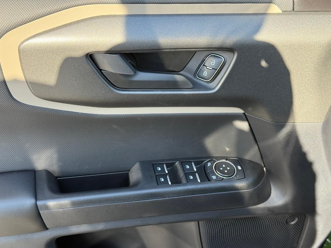 Ford Bronco Sport Vehicle Full-screen Gallery Image 10