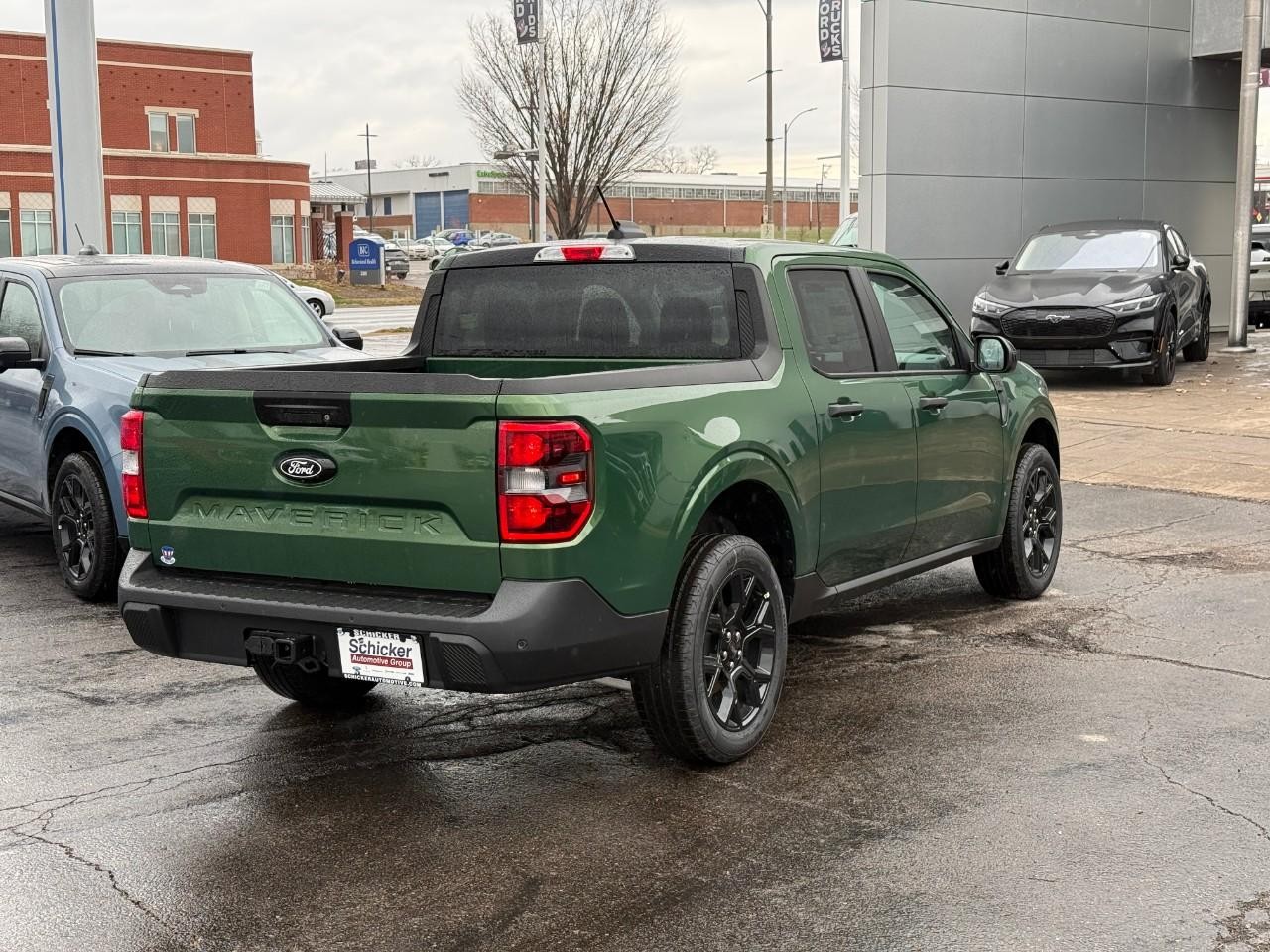 Ford Maverick Vehicle Full-screen Gallery Image 03