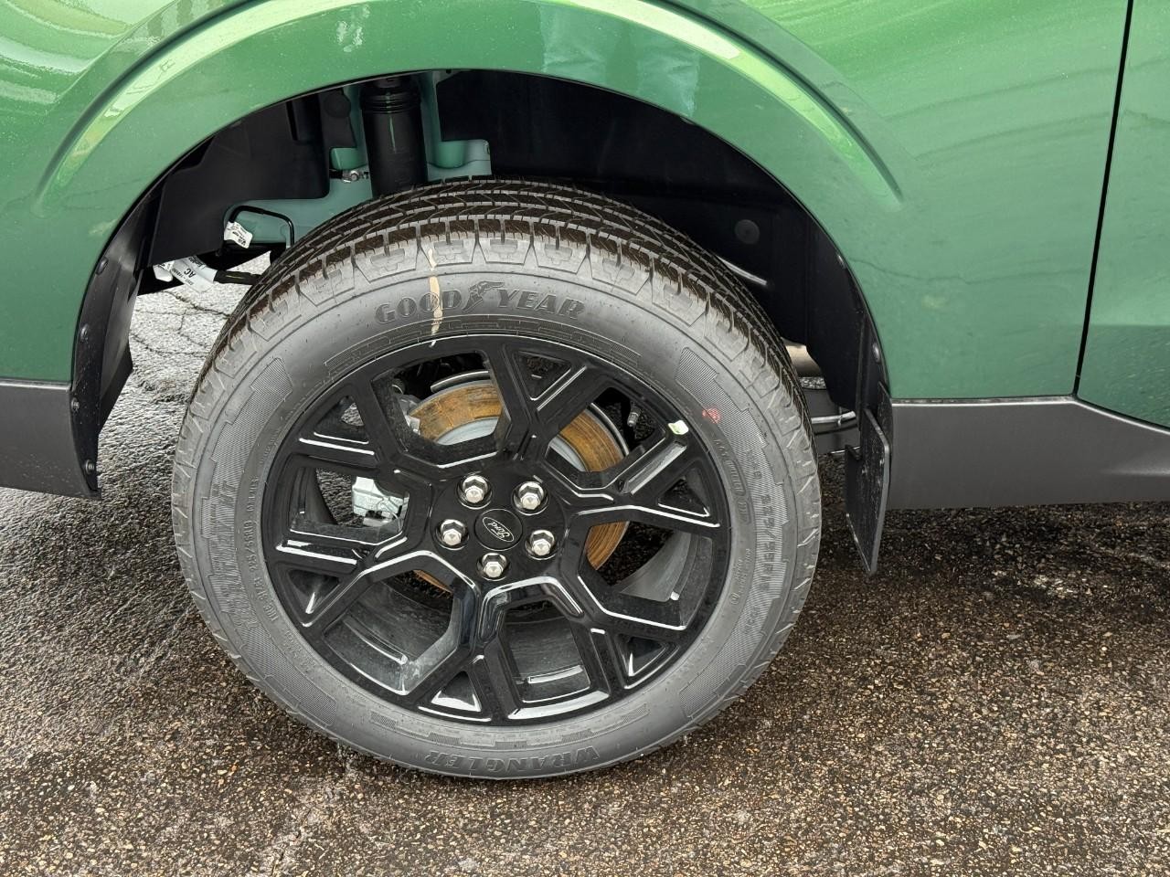 Ford Maverick Vehicle Full-screen Gallery Image 04