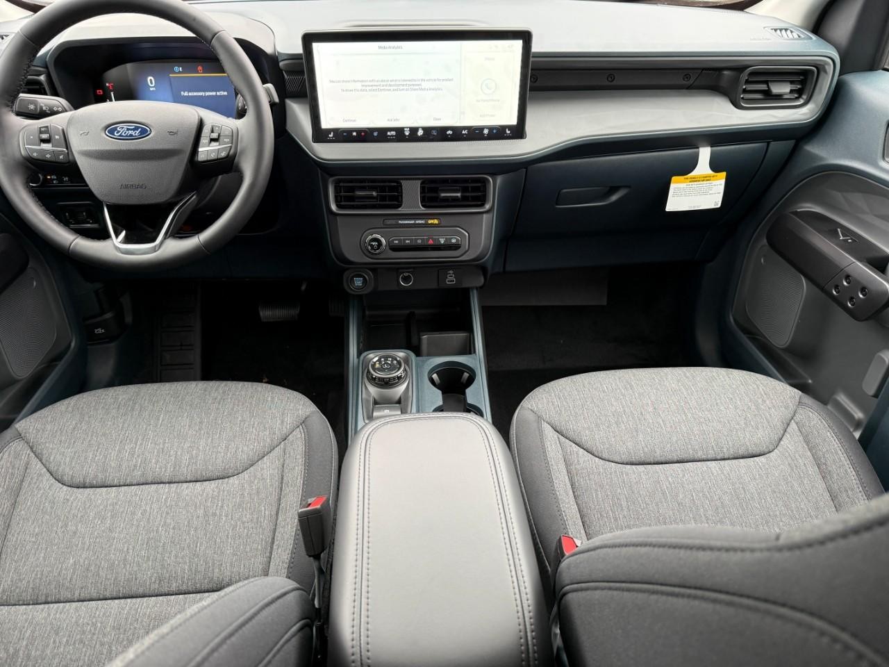 Ford Maverick Vehicle Full-screen Gallery Image 06