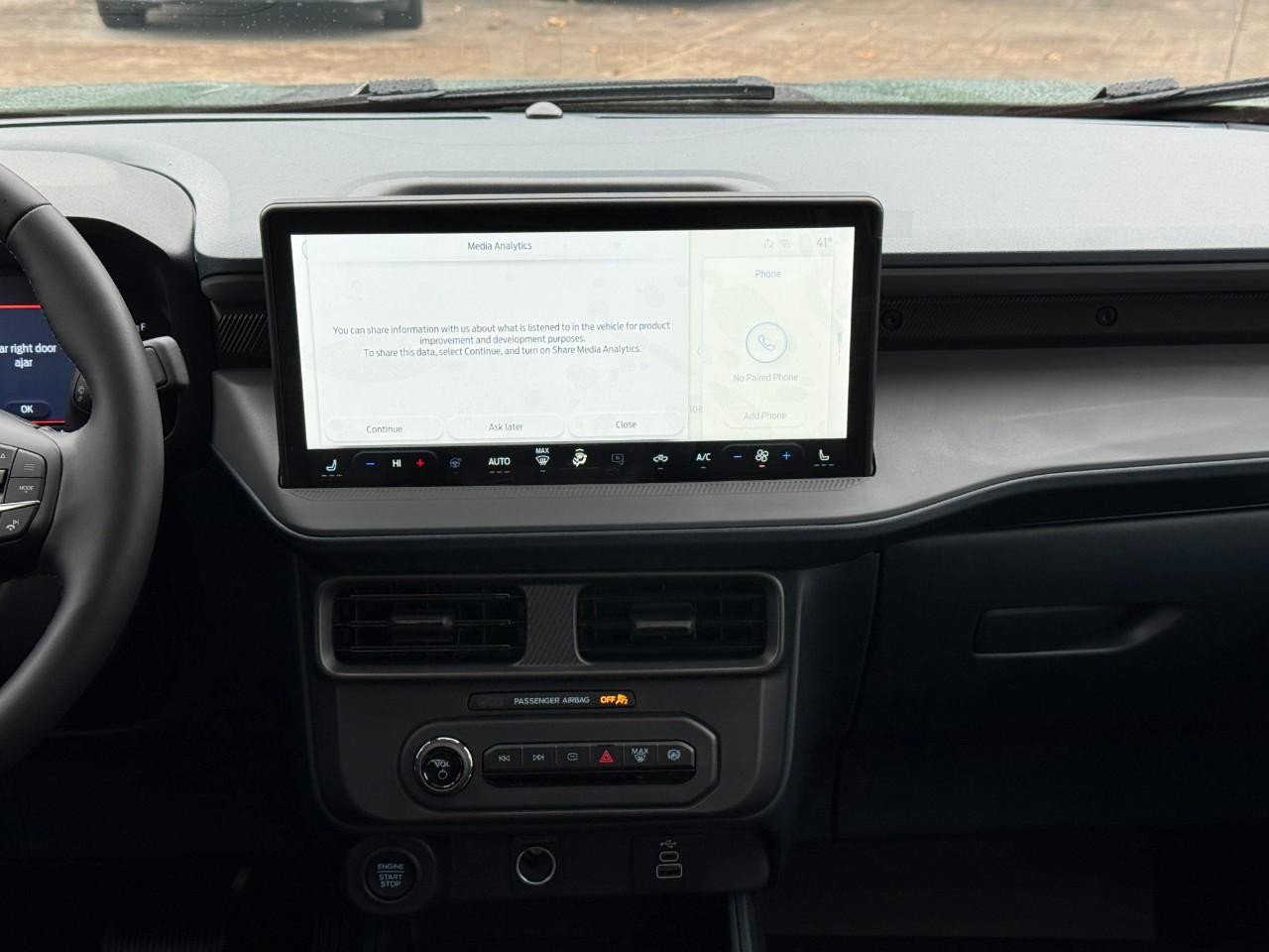 Ford Maverick Vehicle Full-screen Gallery Image 08