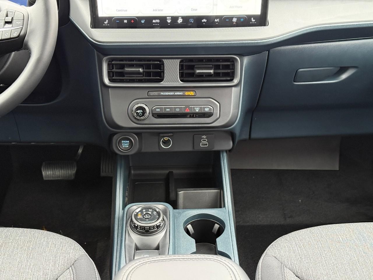 Ford Maverick Vehicle Full-screen Gallery Image 09