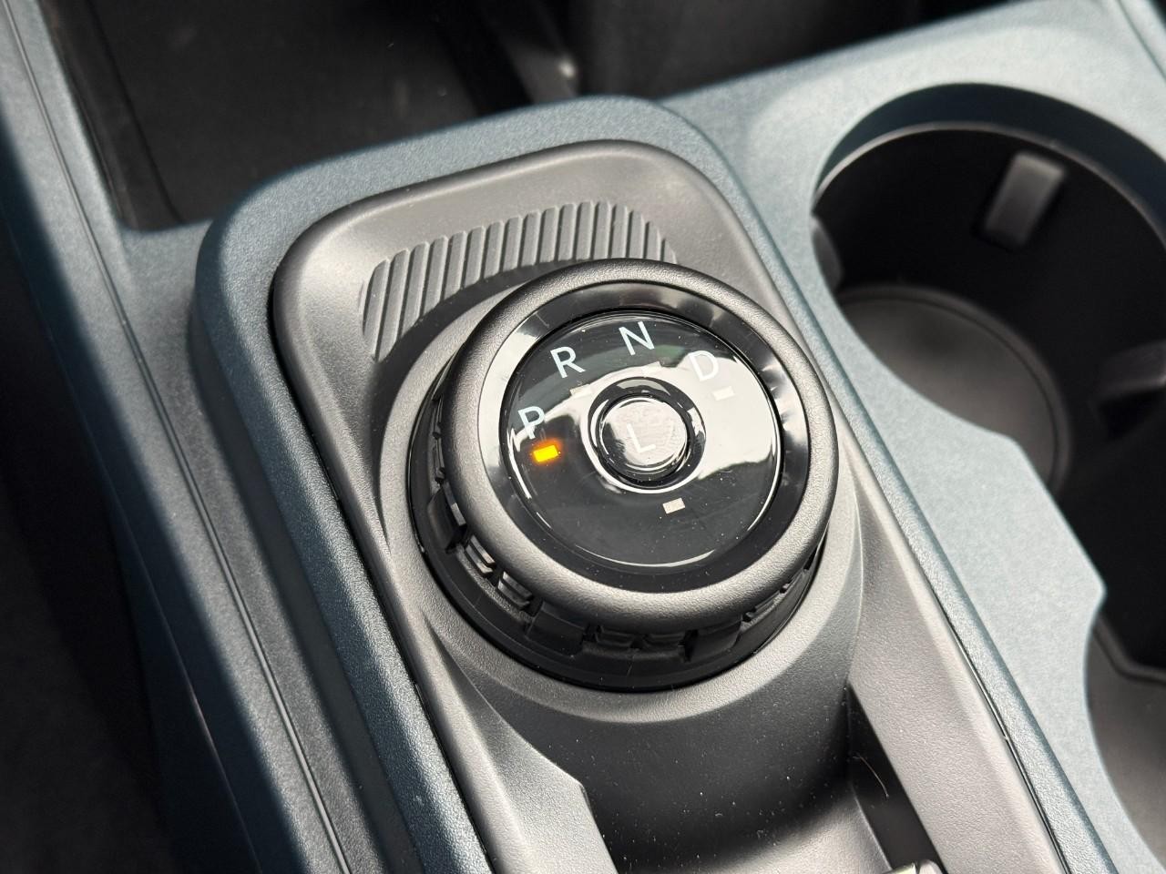 Ford Maverick Vehicle Full-screen Gallery Image 13