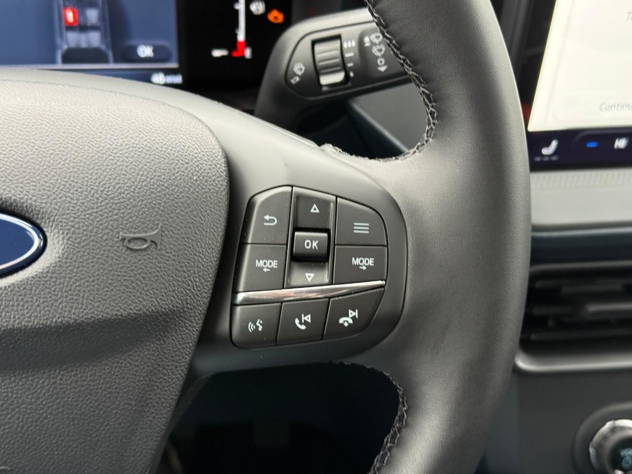 Ford Maverick Vehicle Full-screen Gallery Image 15