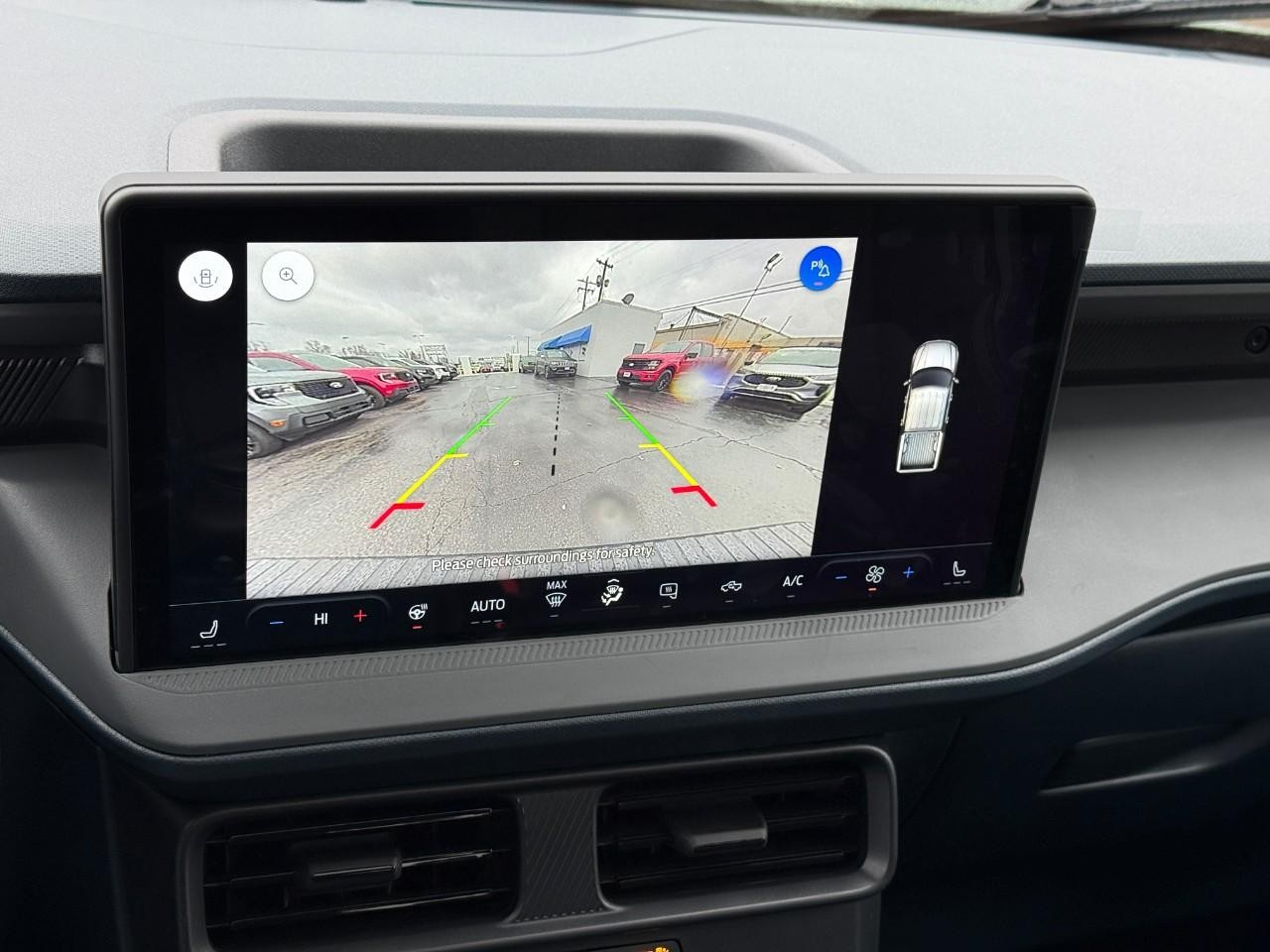 Ford Maverick Vehicle Full-screen Gallery Image 17