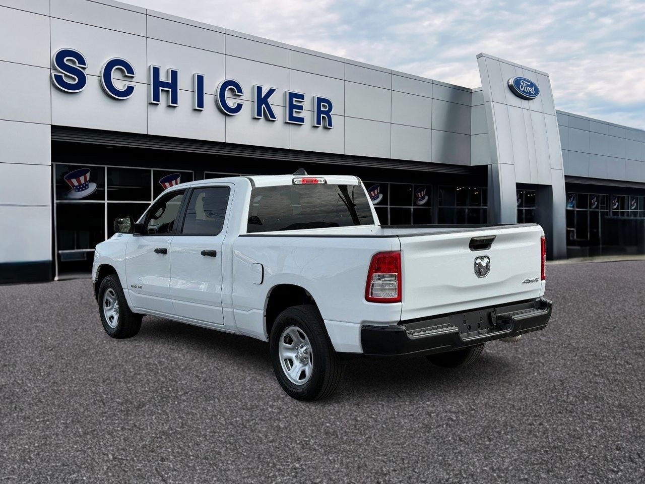 Ram 1500 Vehicle Full-screen Gallery Image 03