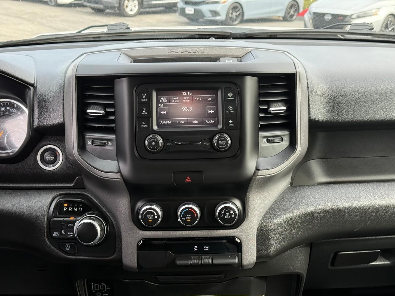 Ram 1500 Vehicle Full-screen Gallery Image 08