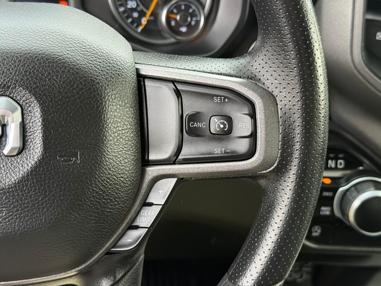 Ram 1500 Vehicle Full-screen Gallery Image 14
