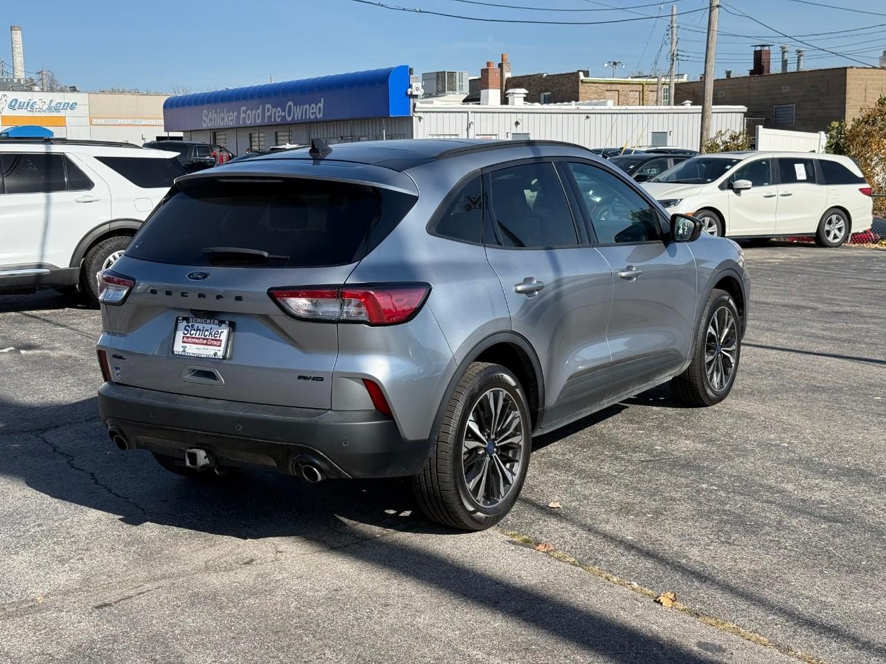 Ford Escape Vehicle Full-screen Gallery Image 06