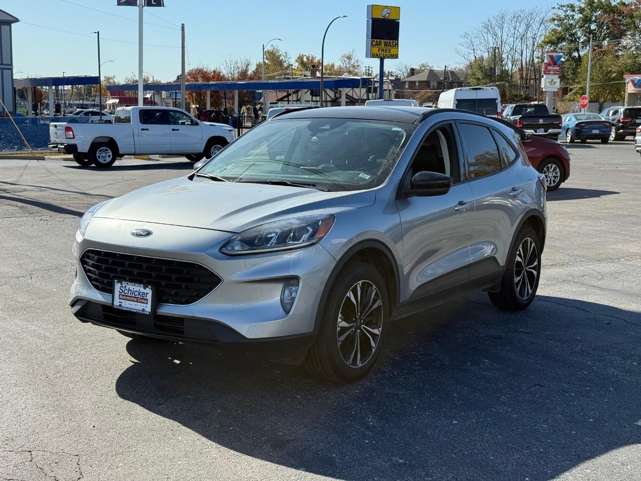 Ford Escape Vehicle Full-screen Gallery Image 08