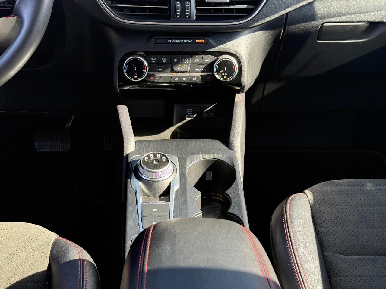 Ford Escape Vehicle Full-screen Gallery Image 14