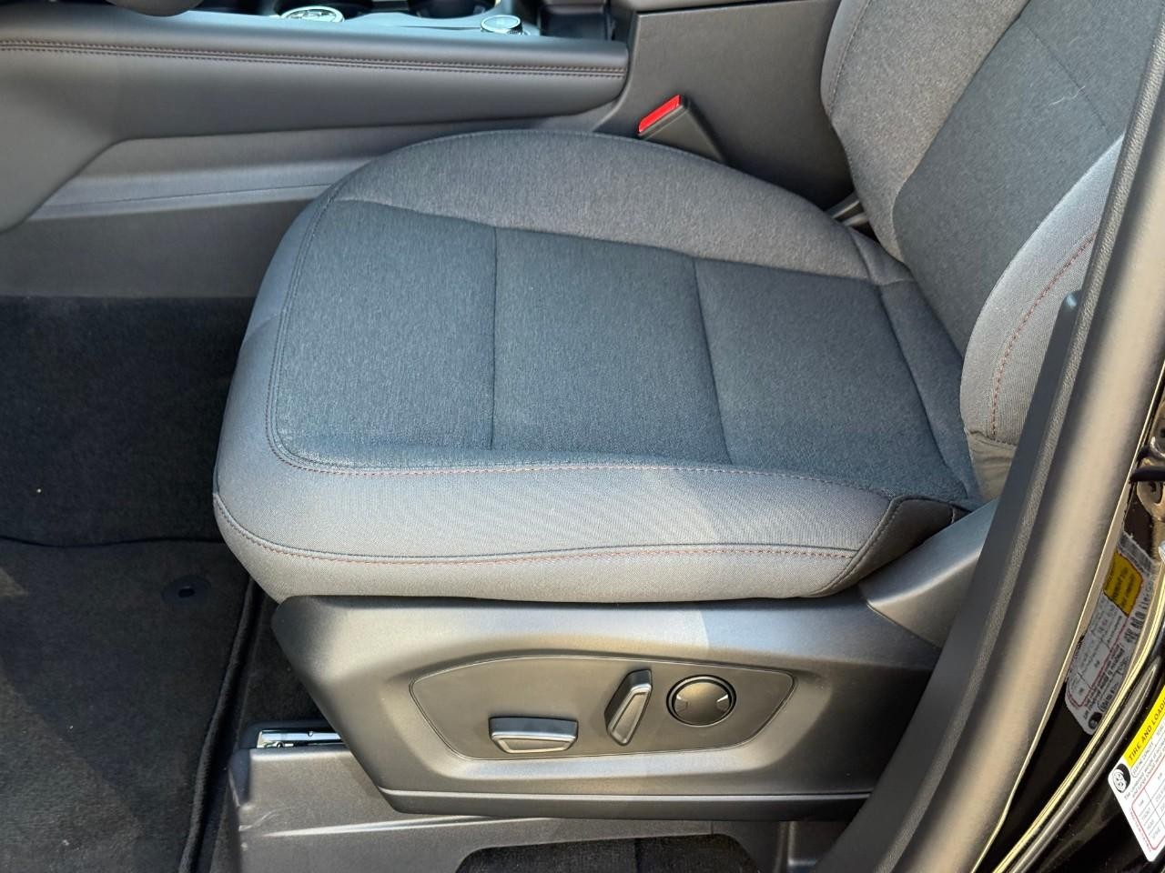 Ford Explorer Vehicle Full-screen Gallery Image 10