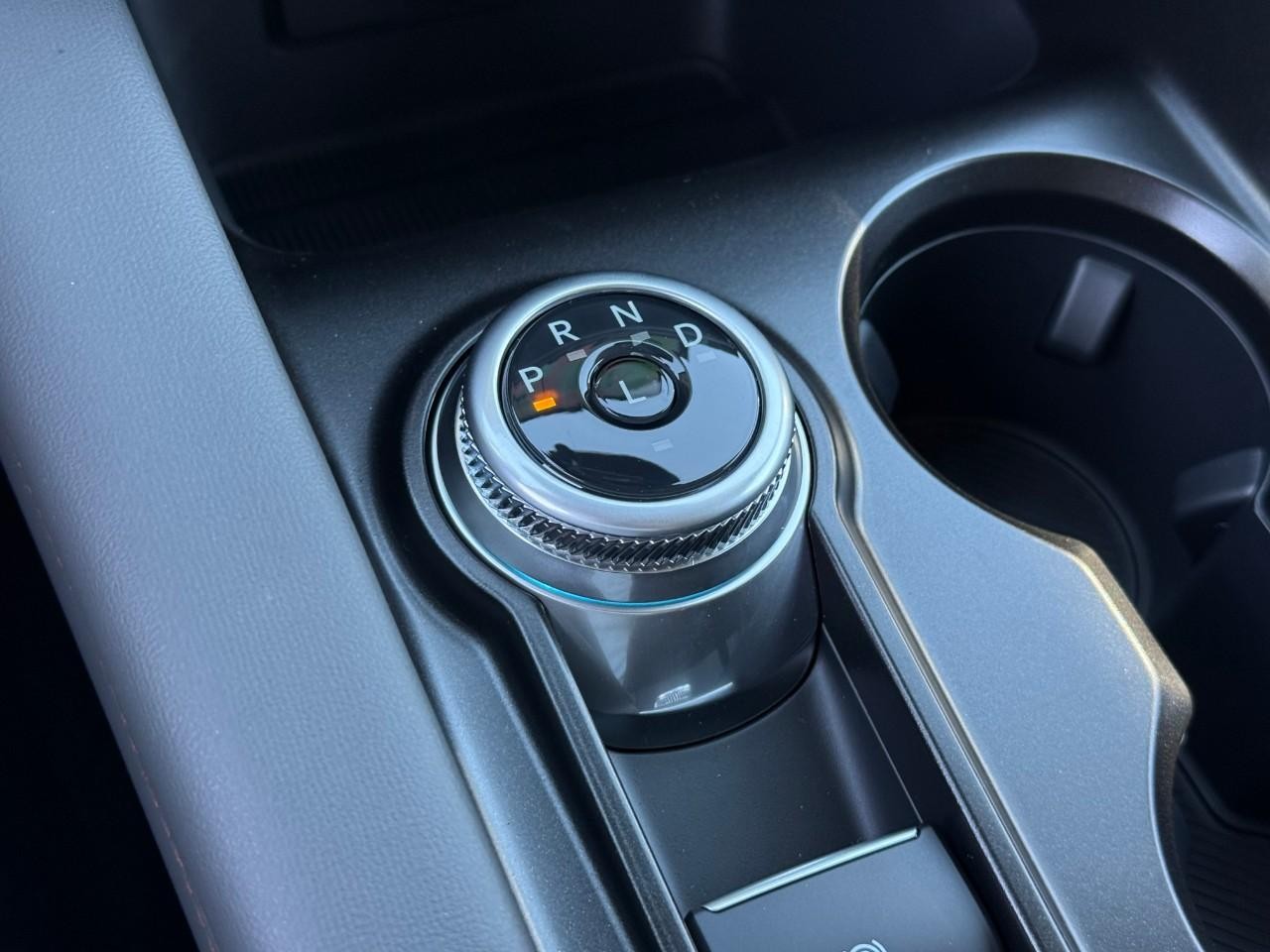 Ford Explorer Vehicle Full-screen Gallery Image 14