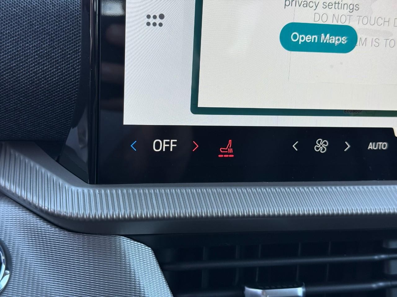 Ford Explorer Vehicle Full-screen Gallery Image 15