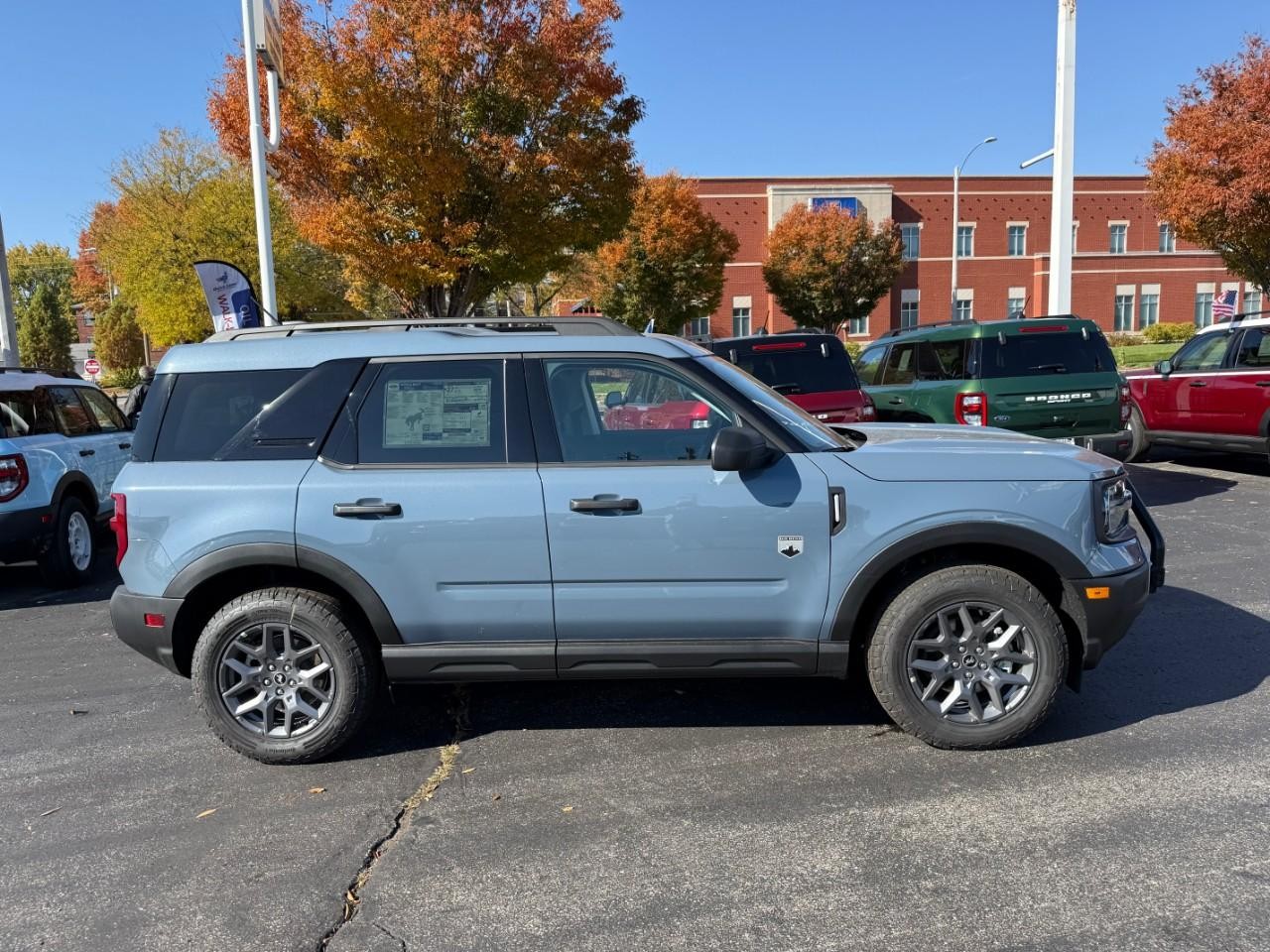 Ford Bronco Sport Vehicle Full-screen Gallery Image 02