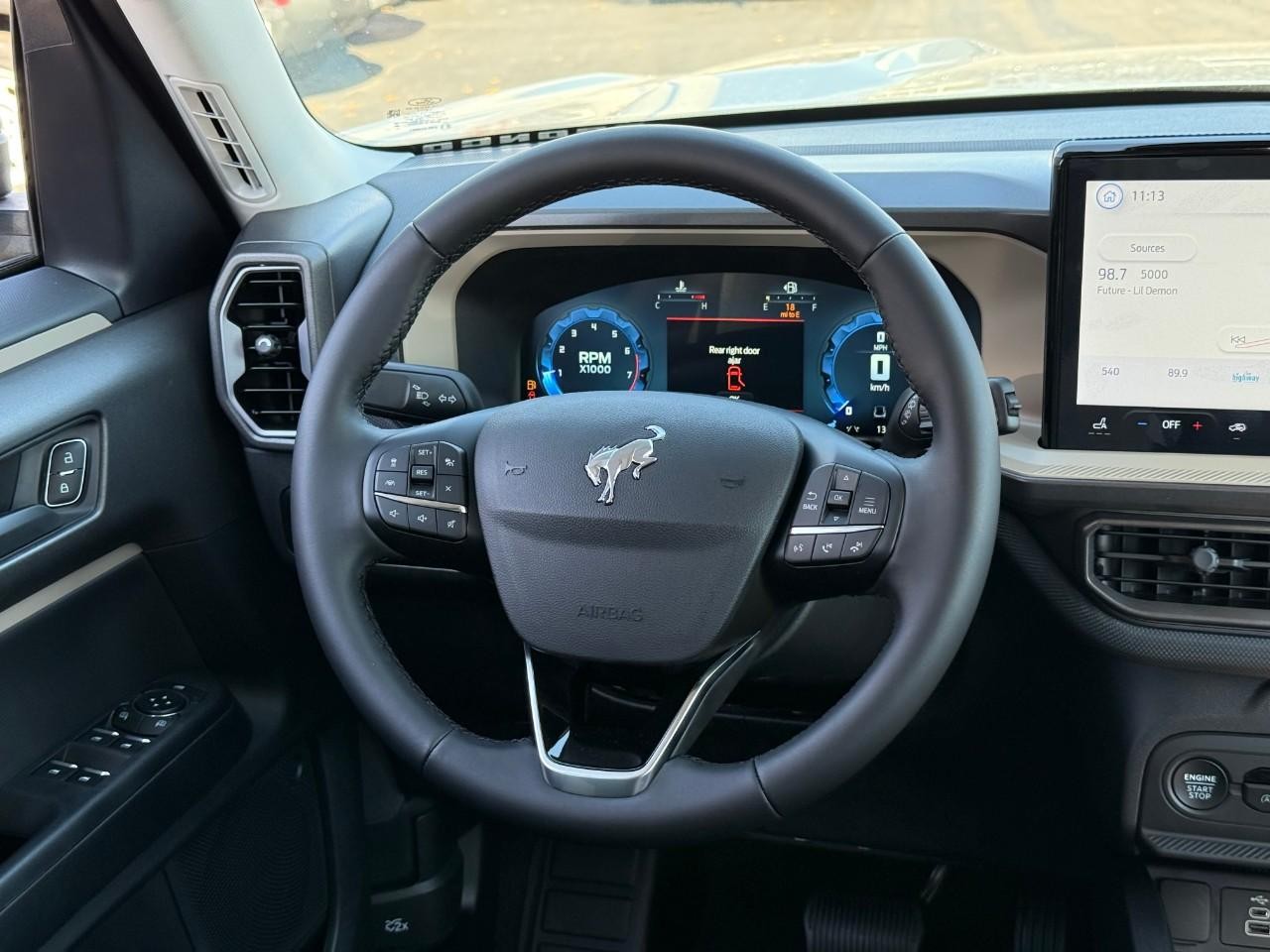 Ford Bronco Sport Vehicle Full-screen Gallery Image 07