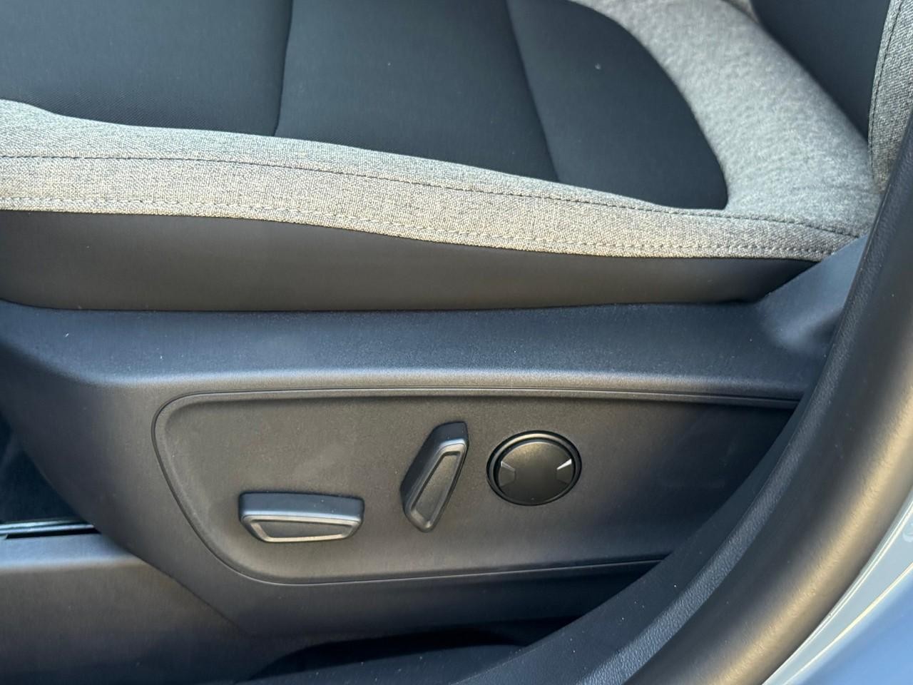 Ford Bronco Sport Vehicle Full-screen Gallery Image 12