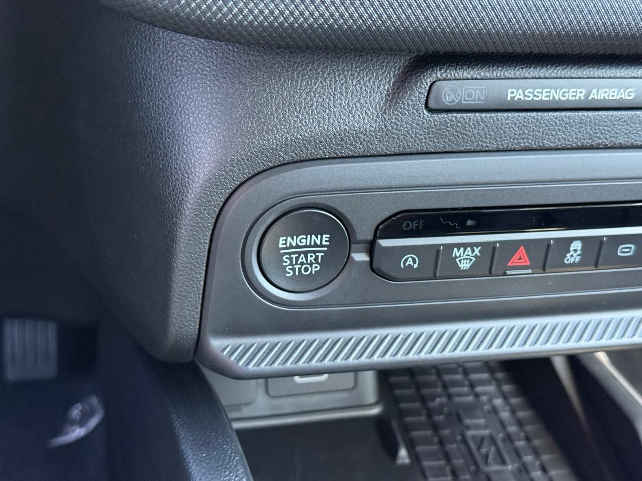 Ford Bronco Sport Vehicle Full-screen Gallery Image 16