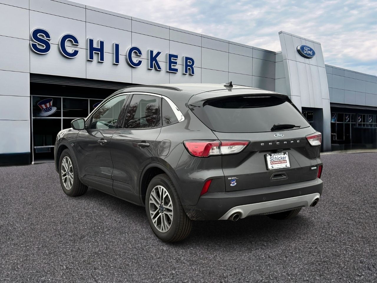 Ford Escape Vehicle Full-screen Gallery Image 03