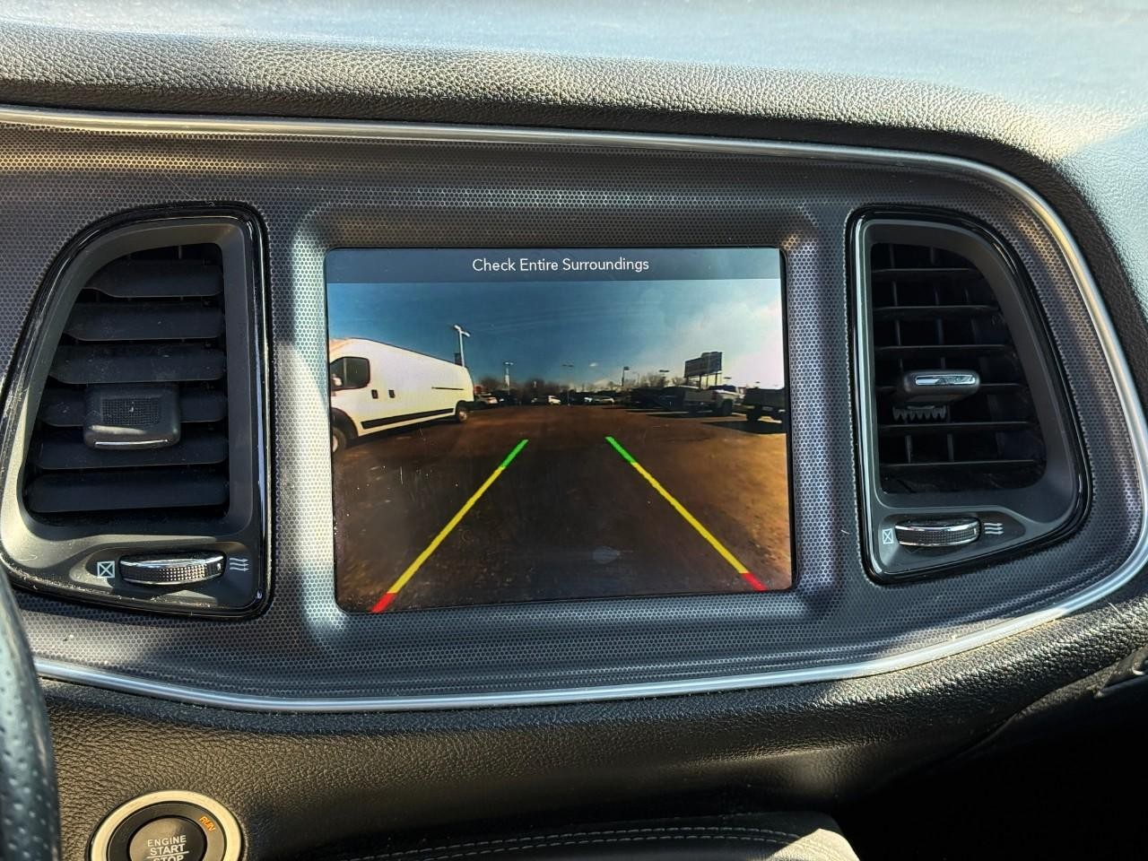 Dodge Challenger Vehicle Full-screen Gallery Image 16