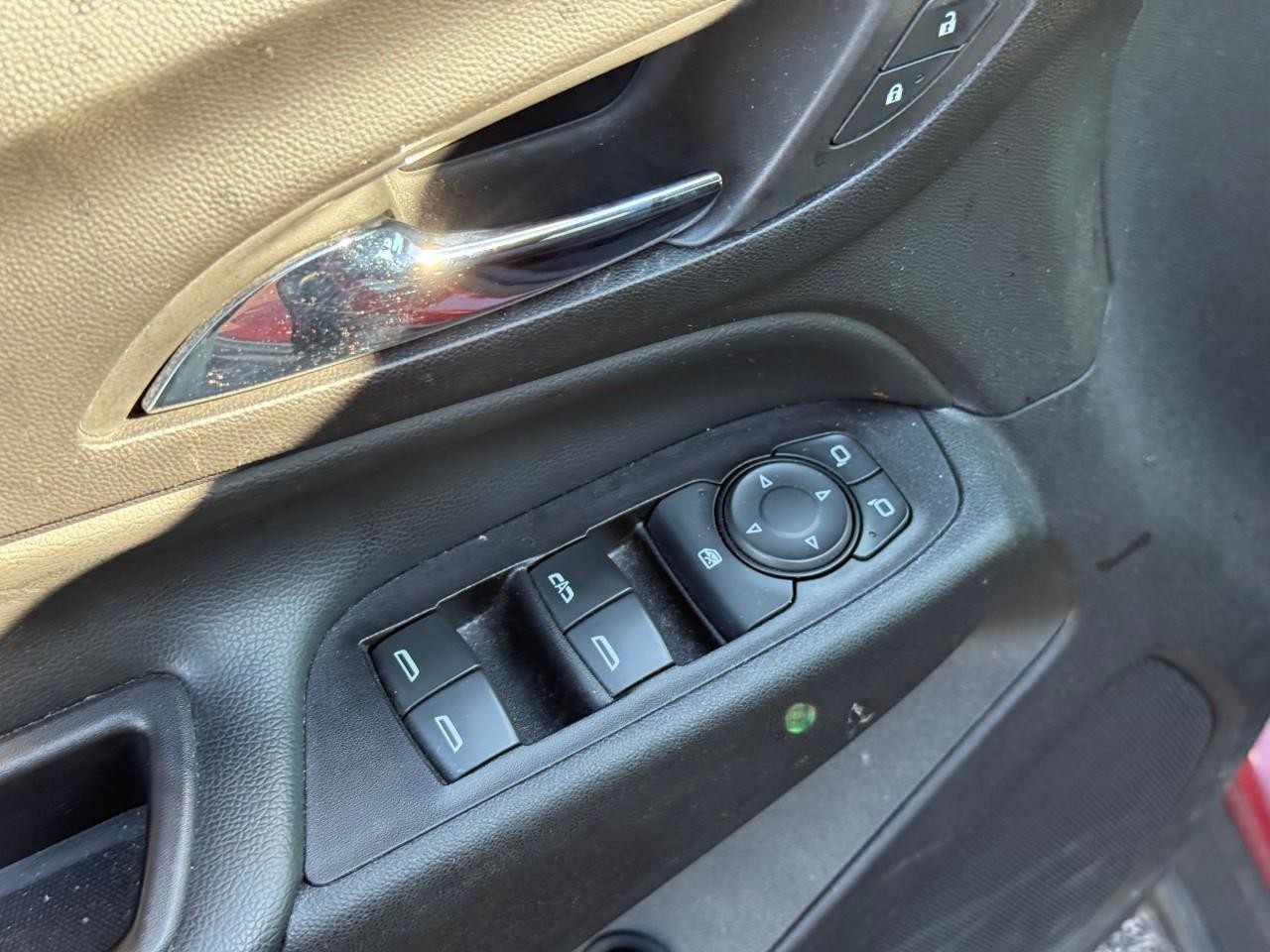 Chevrolet Equinox Vehicle Full-screen Gallery Image 11