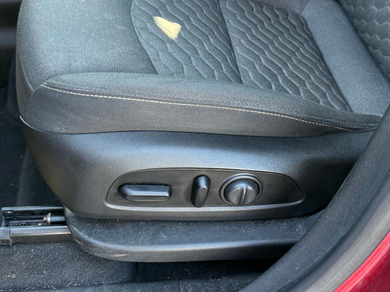 Chevrolet Equinox Vehicle Full-screen Gallery Image 13