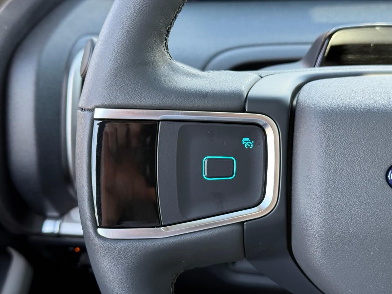 Ford Expedition Vehicle Full-screen Gallery Image 13