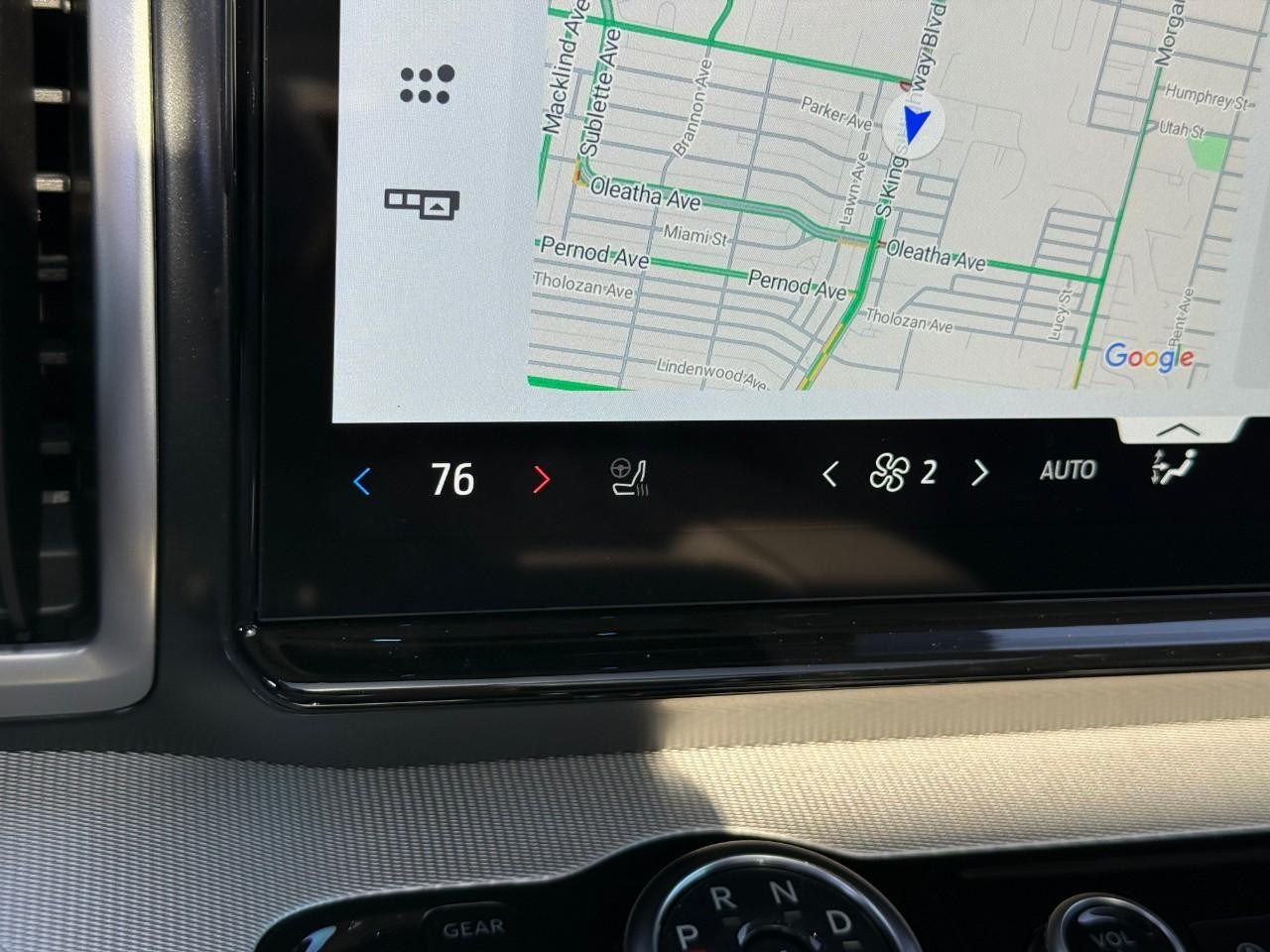 Ford Expedition Vehicle Full-screen Gallery Image 16