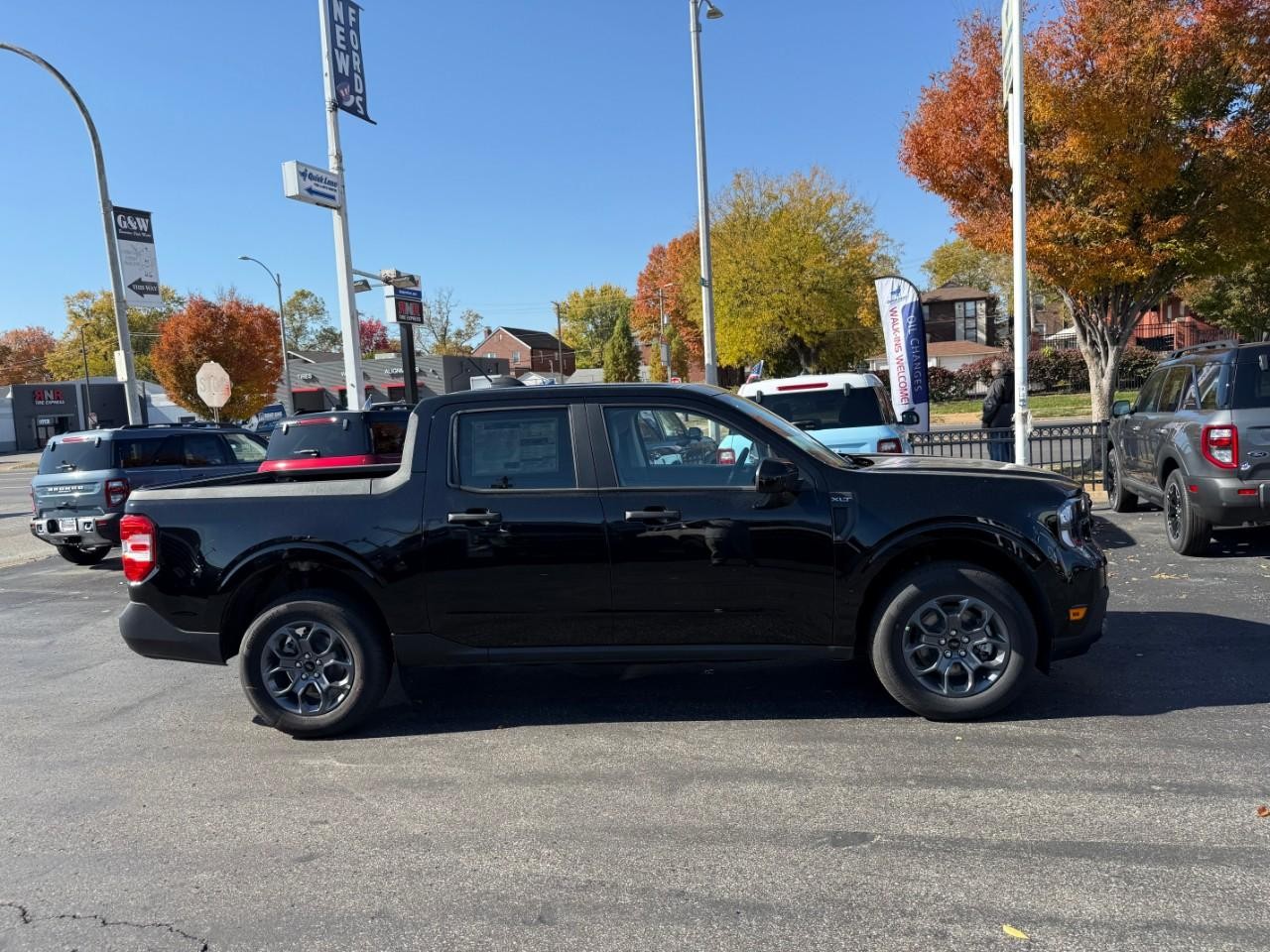 Ford Maverick Vehicle Full-screen Gallery Image 02