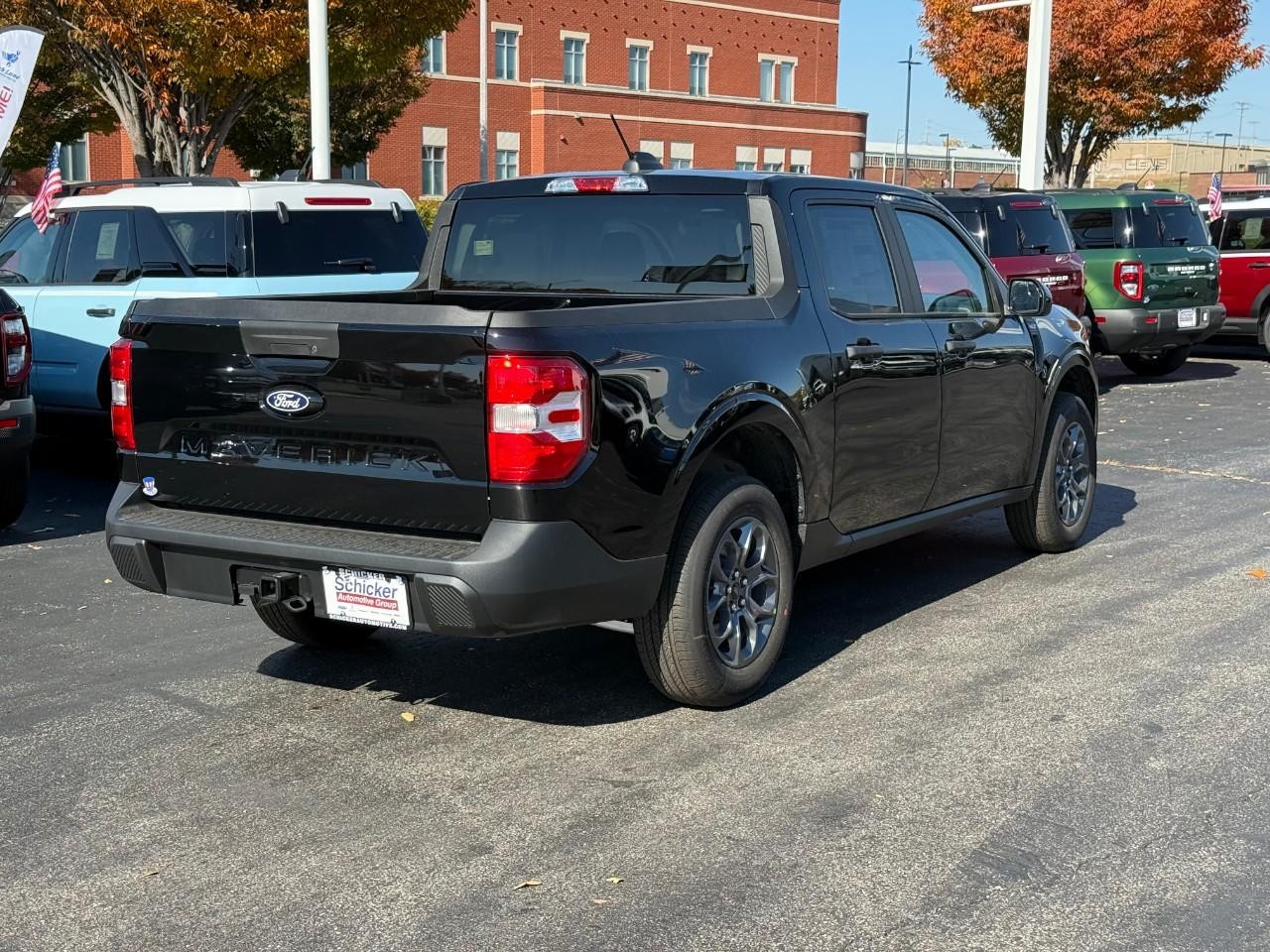 Ford Maverick Vehicle Full-screen Gallery Image 03