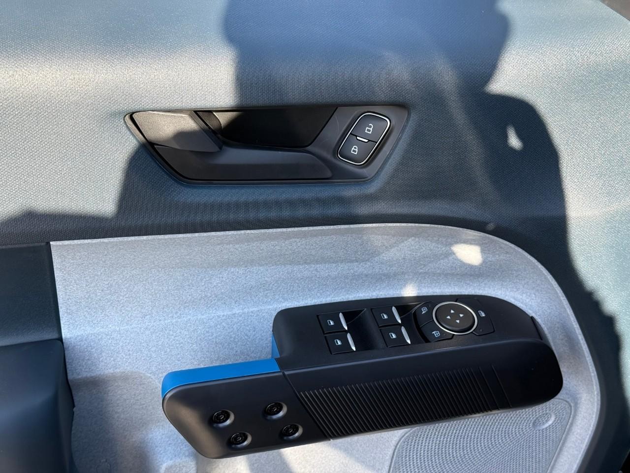 Ford Maverick Vehicle Full-screen Gallery Image 10