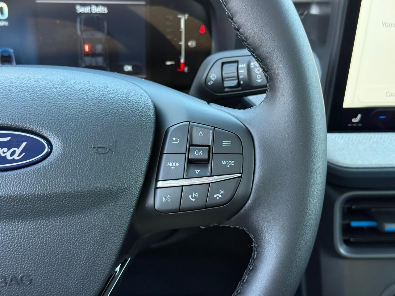 Ford Maverick Vehicle Full-screen Gallery Image 14