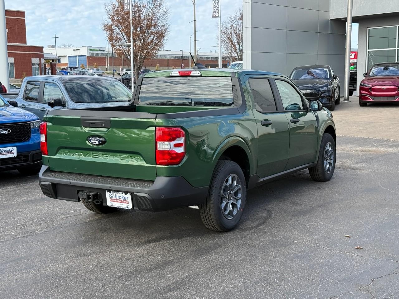 Ford Maverick Vehicle Full-screen Gallery Image 03
