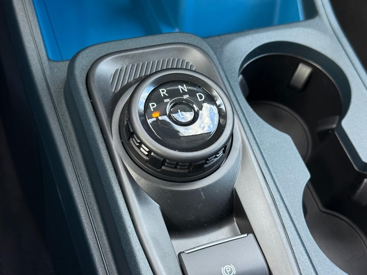 Ford Maverick Vehicle Full-screen Gallery Image 12