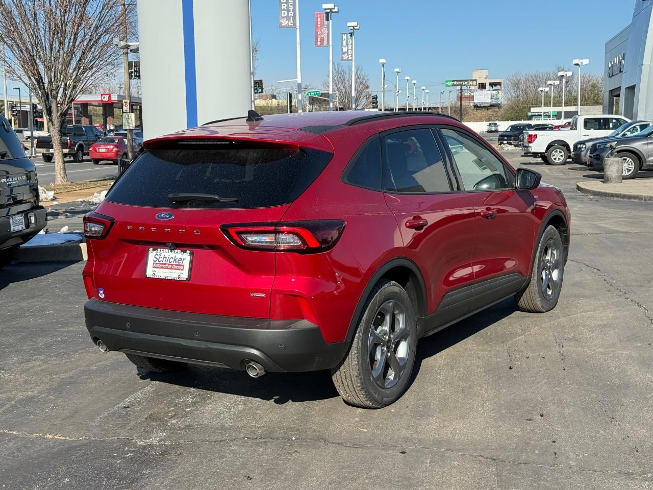 Ford Escape Vehicle Full-screen Gallery Image 03