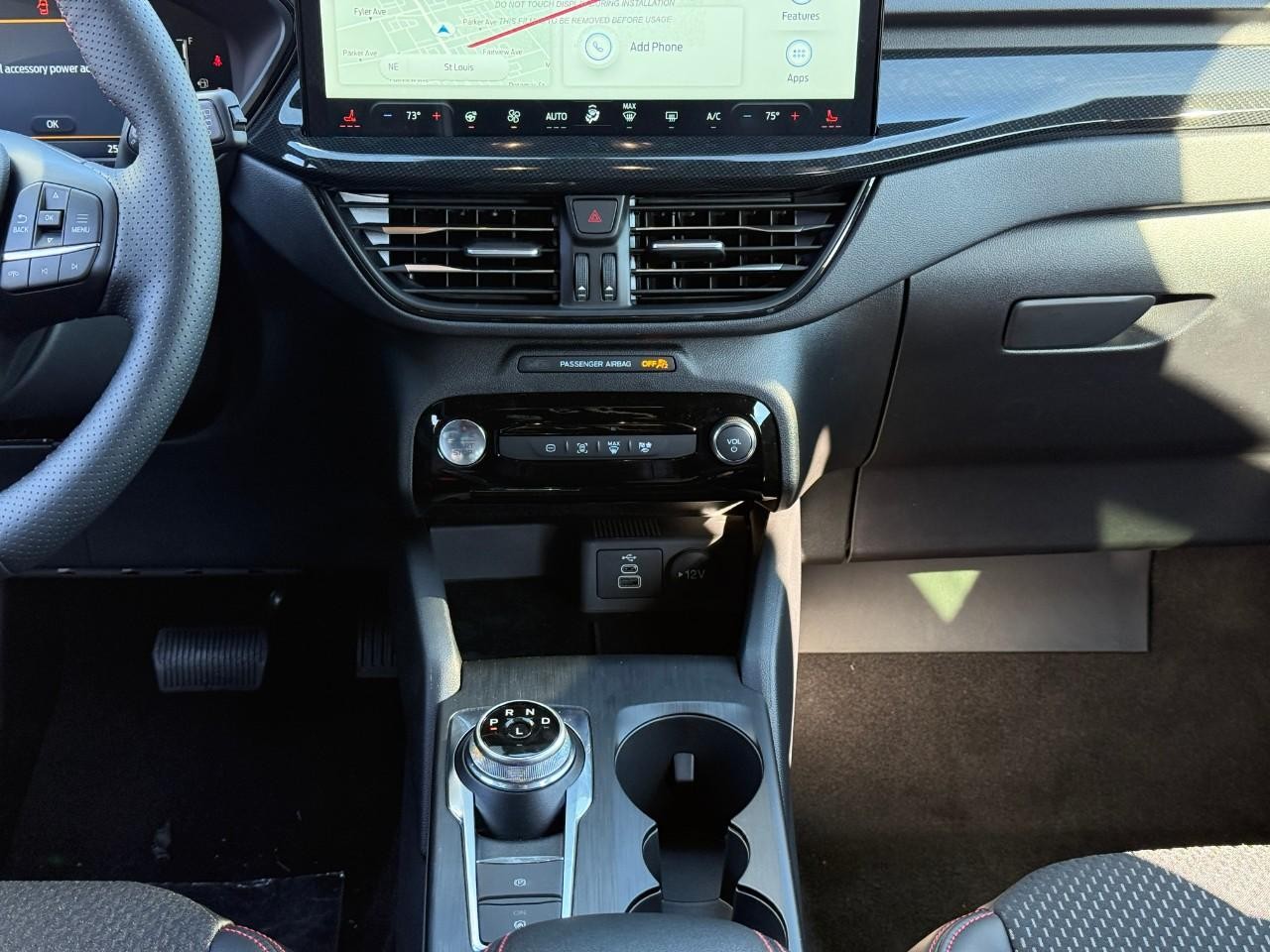 Ford Escape Vehicle Full-screen Gallery Image 09