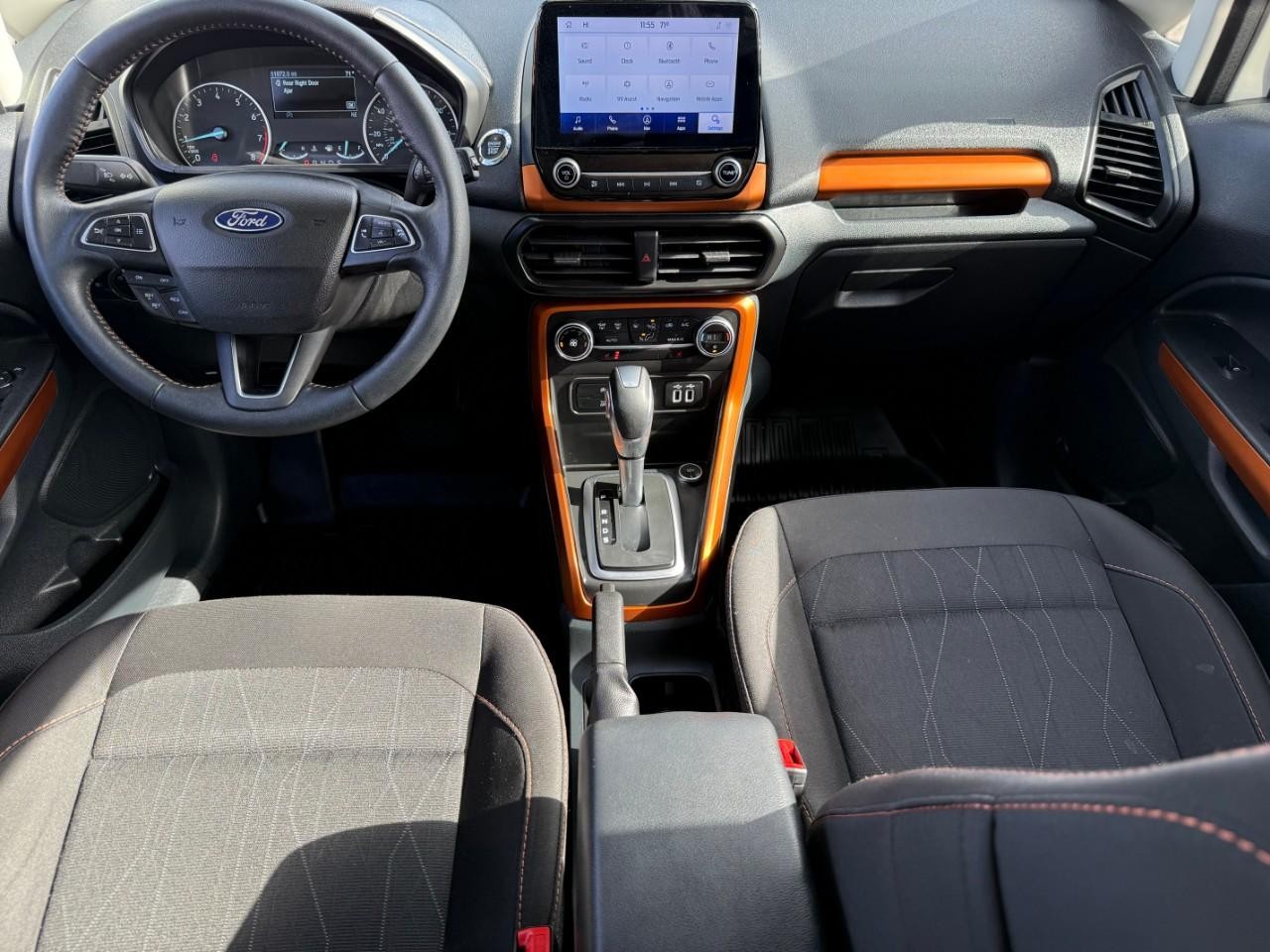 Ford EcoSport Vehicle Full-screen Gallery Image 06