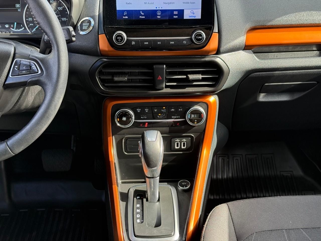 Ford EcoSport Vehicle Full-screen Gallery Image 09