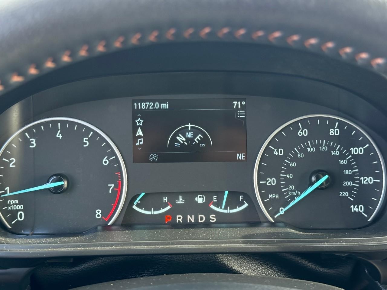 Ford EcoSport Vehicle Full-screen Gallery Image 13