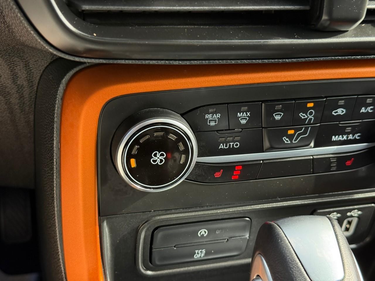 Ford EcoSport Vehicle Full-screen Gallery Image 15