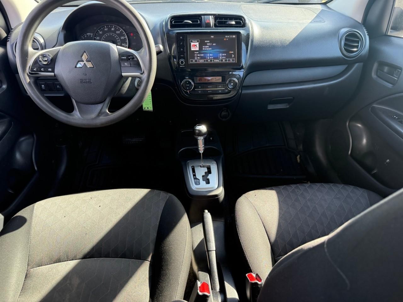 Mitsubishi Mirage Vehicle Full-screen Gallery Image 06