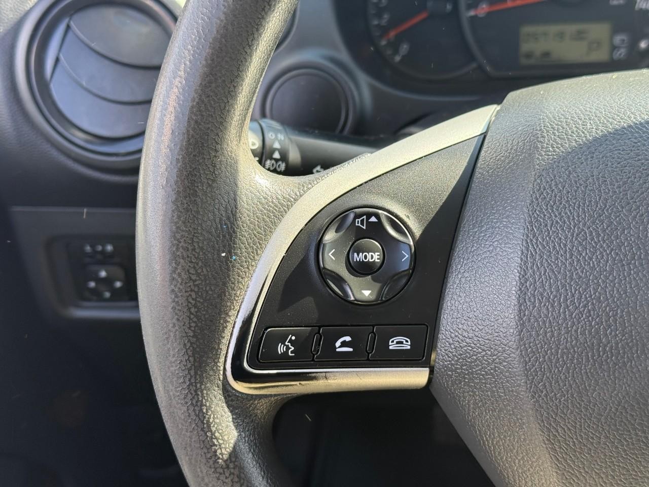 Mitsubishi Mirage Vehicle Full-screen Gallery Image 13