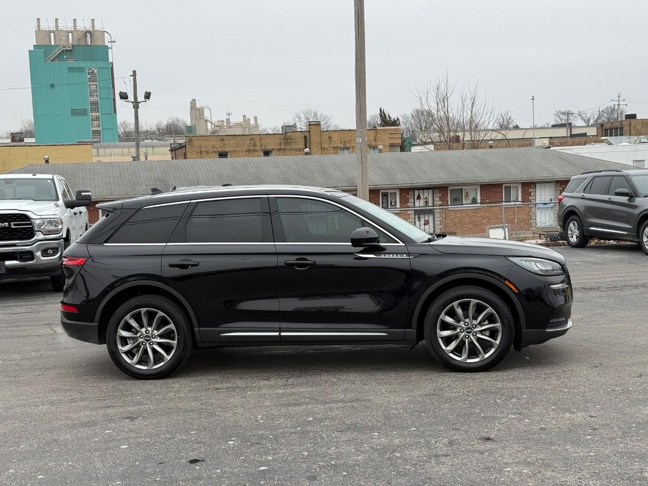 Lincoln Corsair Vehicle Full-screen Gallery Image 05