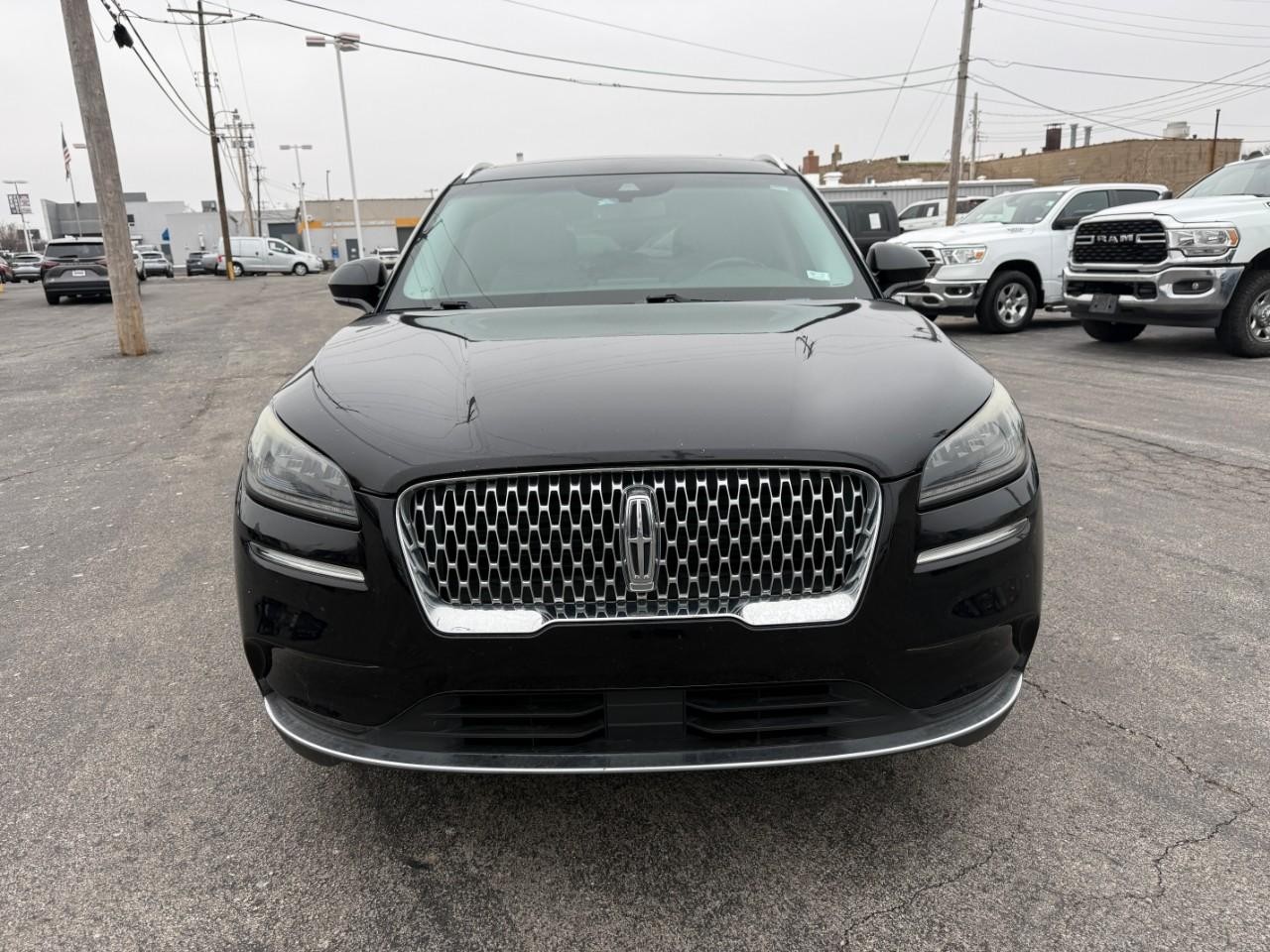 Lincoln Corsair Vehicle Full-screen Gallery Image 06