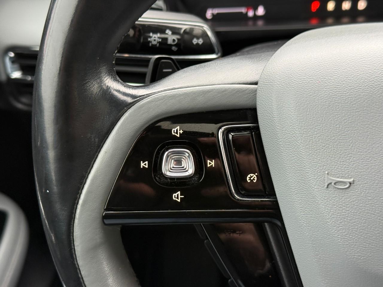 Lincoln Corsair Vehicle Full-screen Gallery Image 20