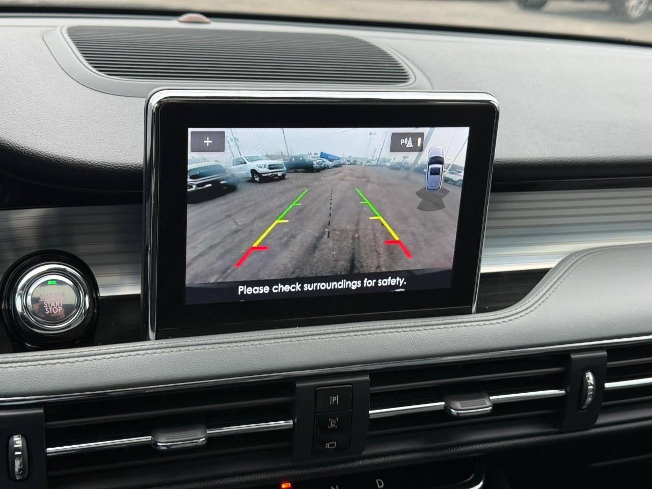 Lincoln Corsair Vehicle Full-screen Gallery Image 22