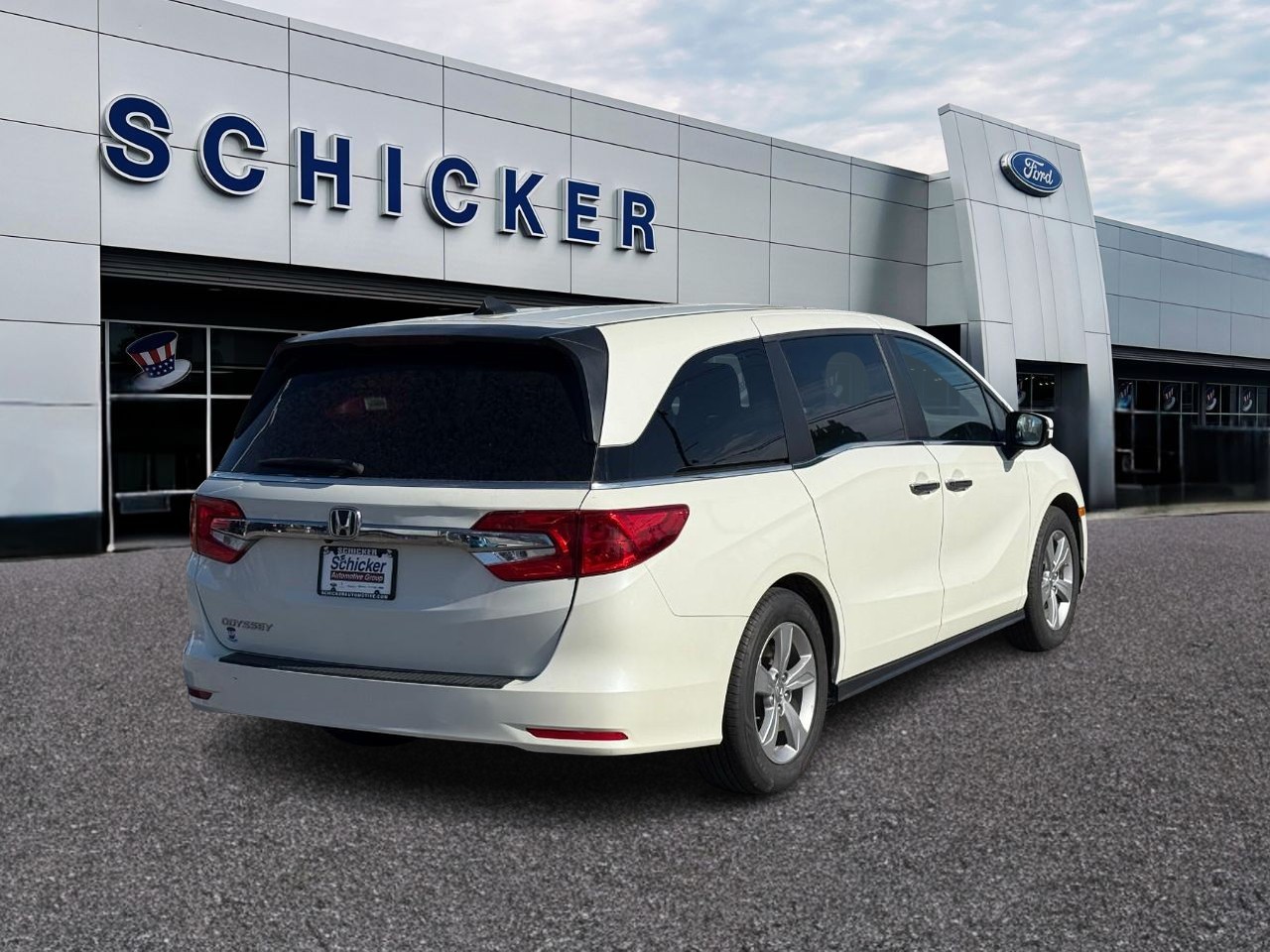 Honda Odyssey Vehicle Full-screen Gallery Image 02